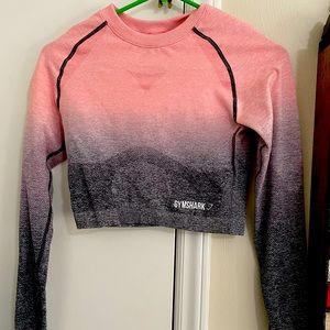 Gymshark cropped workout top w/thumb holes
